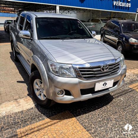TOYOTA Hilux Caminhonete 2.7 16V 4P SRV FLEX 4X4  CABINE DUPLA AUTOMTICO, Foto 3