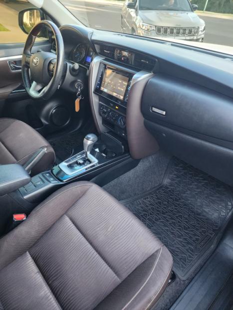 TOYOTA Hilux SW4 2.7 16V 4P SR FLEX AUTOMTICO, Foto 10