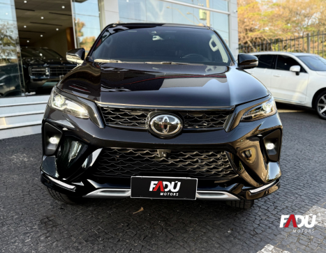 TOYOTA Hilux SW4 2.8 16V 4P SRX PLATINUM 4X4 7 LUGARES TURBO DIESEL AUTOMTICO, Foto 2