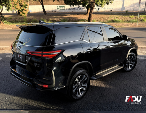 TOYOTA Hilux SW4 2.8 16V 4P SRX PLATINUM 4X4 7 LUGARES TURBO DIESEL AUTOMTICO, Foto 10