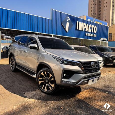 TOYOTA Hilux SW4 2.8 16V 4P SRX 4X4 7 LUGARES TURBO DIESEL AUTOMTICO, Foto 1