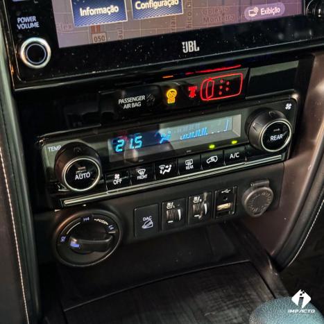 TOYOTA Hilux SW4 2.8 16V 4P SRX 4X4 7 LUGARES TURBO DIESEL AUTOMTICO, Foto 17