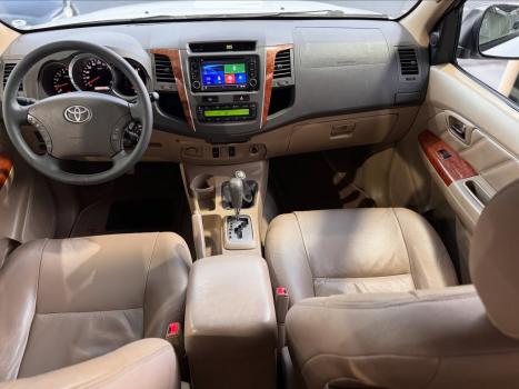 TOYOTA Hilux SW4 3.0 16V 4P SRV 4X4 7 LUGARES TURBO DIESEL AUTOMTICO, Foto 7