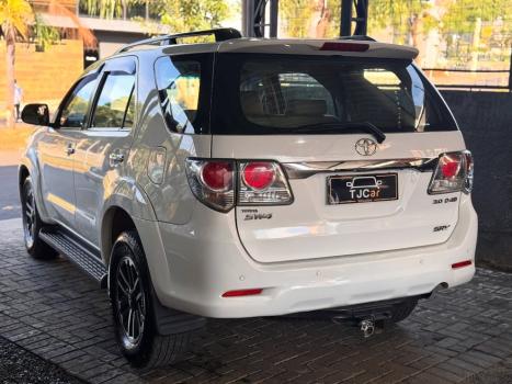 TOYOTA Hilux SW4 3.0 16V 4P SRV 4X4 7 LUGARES TURBO DIESEL AUTOMTICO, Foto 9