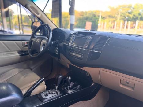 TOYOTA Hilux SW4 3.0 16V 4P SRV 4X4 7 LUGARES TURBO DIESEL AUTOMTICO, Foto 10