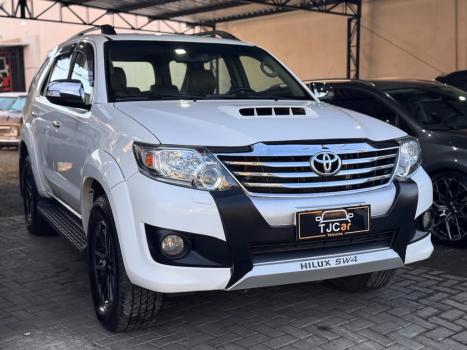 TOYOTA Hilux SW4 3.0 16V 4P SRV 4X4 7 LUGARES TURBO DIESEL AUTOMTICO, Foto 13