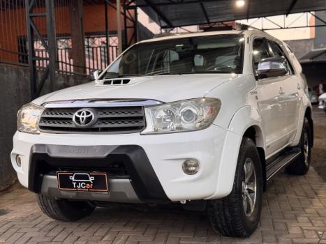 TOYOTA Hilux SW4 3.0 16V 4P SRV 4X4 7 LUGARES TURBO DIESEL AUTOMTICO, Foto 2