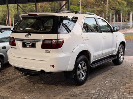 TOYOTA Hilux SW4 3.0 16V 4P SRV 4X4 7 LUGARES TURBO DIESEL AUTOMTICO, Foto 3