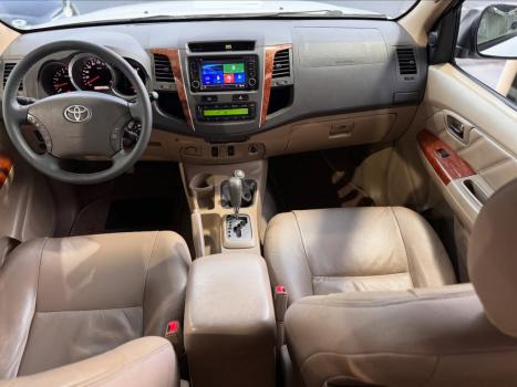 TOYOTA Hilux SW4 3.0 16V 4P SRV 4X4 7 LUGARES TURBO DIESEL AUTOMTICO, Foto 7