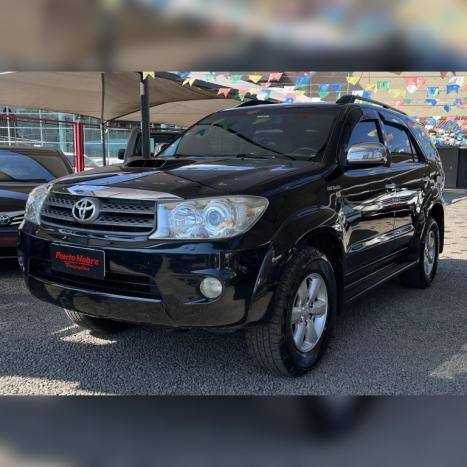 TOYOTA Hilux SW4 3.0 16V 4P SRV 4X4 7 LUGARES TURBO DIESEL AUTOMTICO, Foto 2