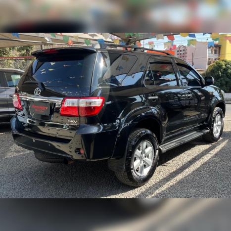 TOYOTA Hilux SW4 3.0 16V 4P SRV 4X4 7 LUGARES TURBO DIESEL AUTOMTICO, Foto 4