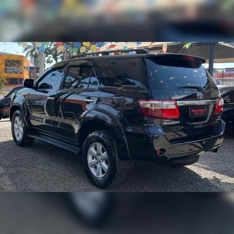 TOYOTA Hilux SW4 3.0 16V 4P SRV 4X4 7 LUGARES TURBO DIESEL AUTOMTICO, Foto 5
