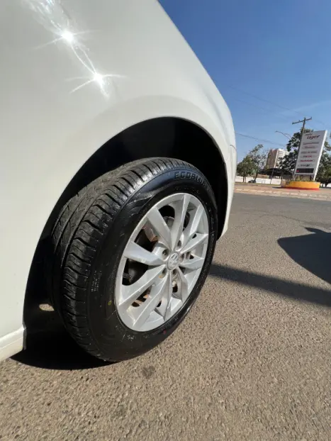 VOLKSWAGEN Fox 1.6 4P, Foto 9