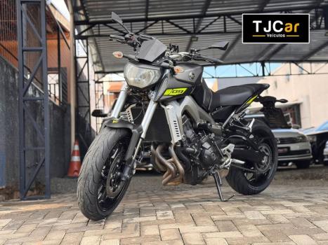 YAMAHA MT-09 850 ABS, Foto 4