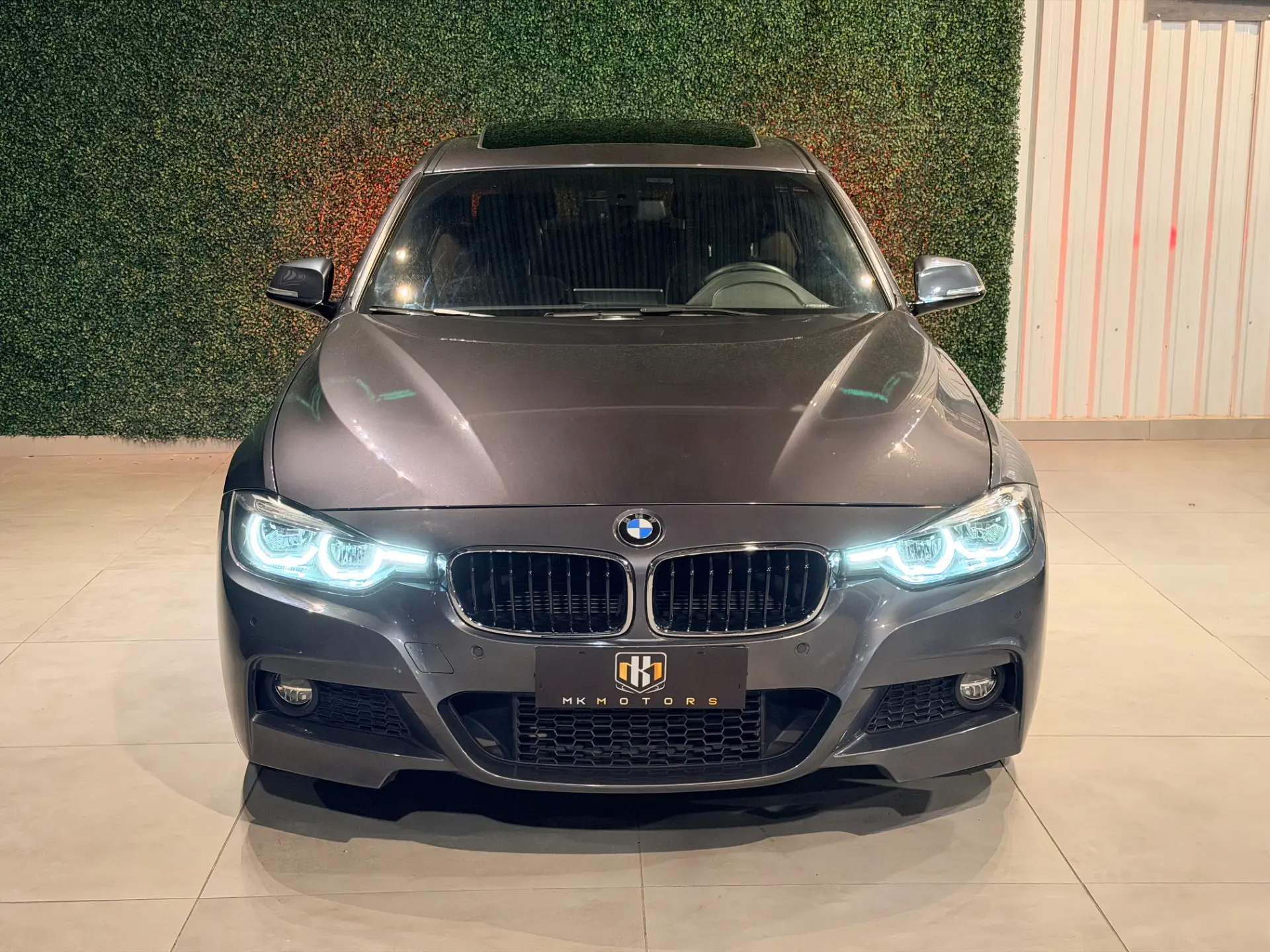 BMW 320I - Foto