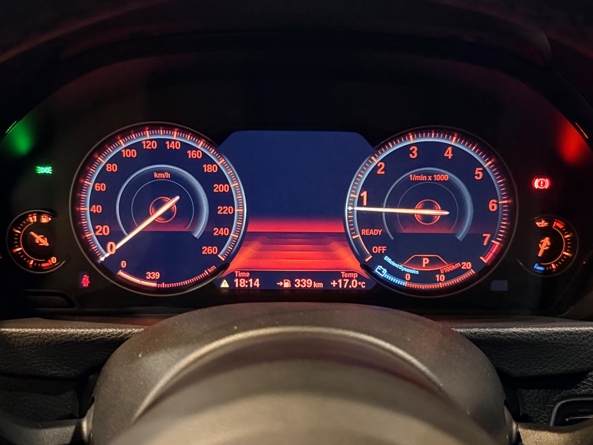 BMW 320I - Foto