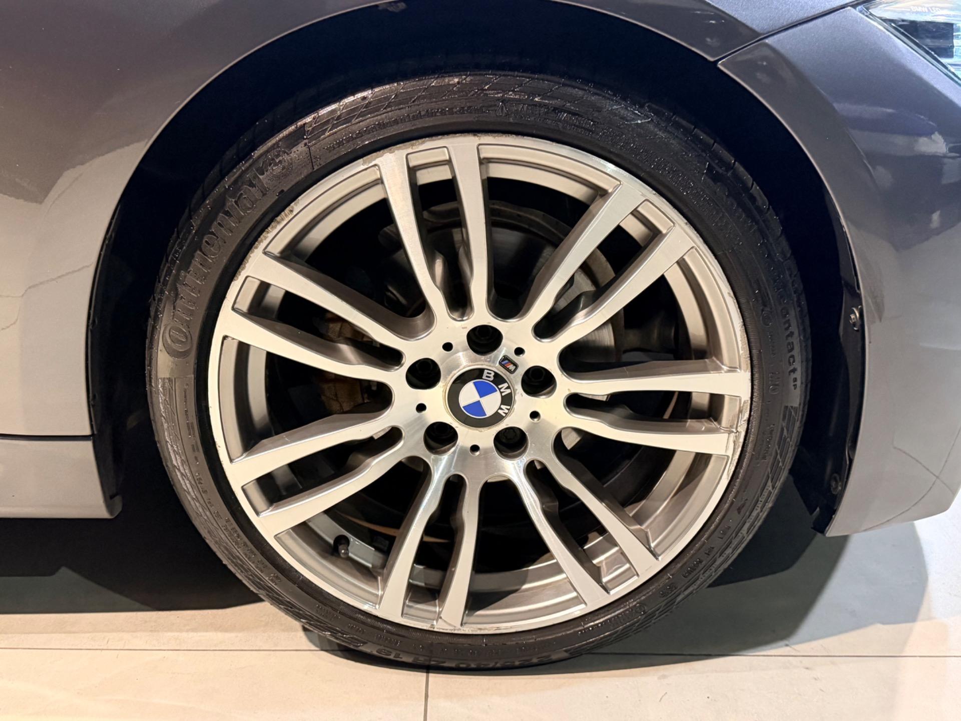 BMW 320I - Foto