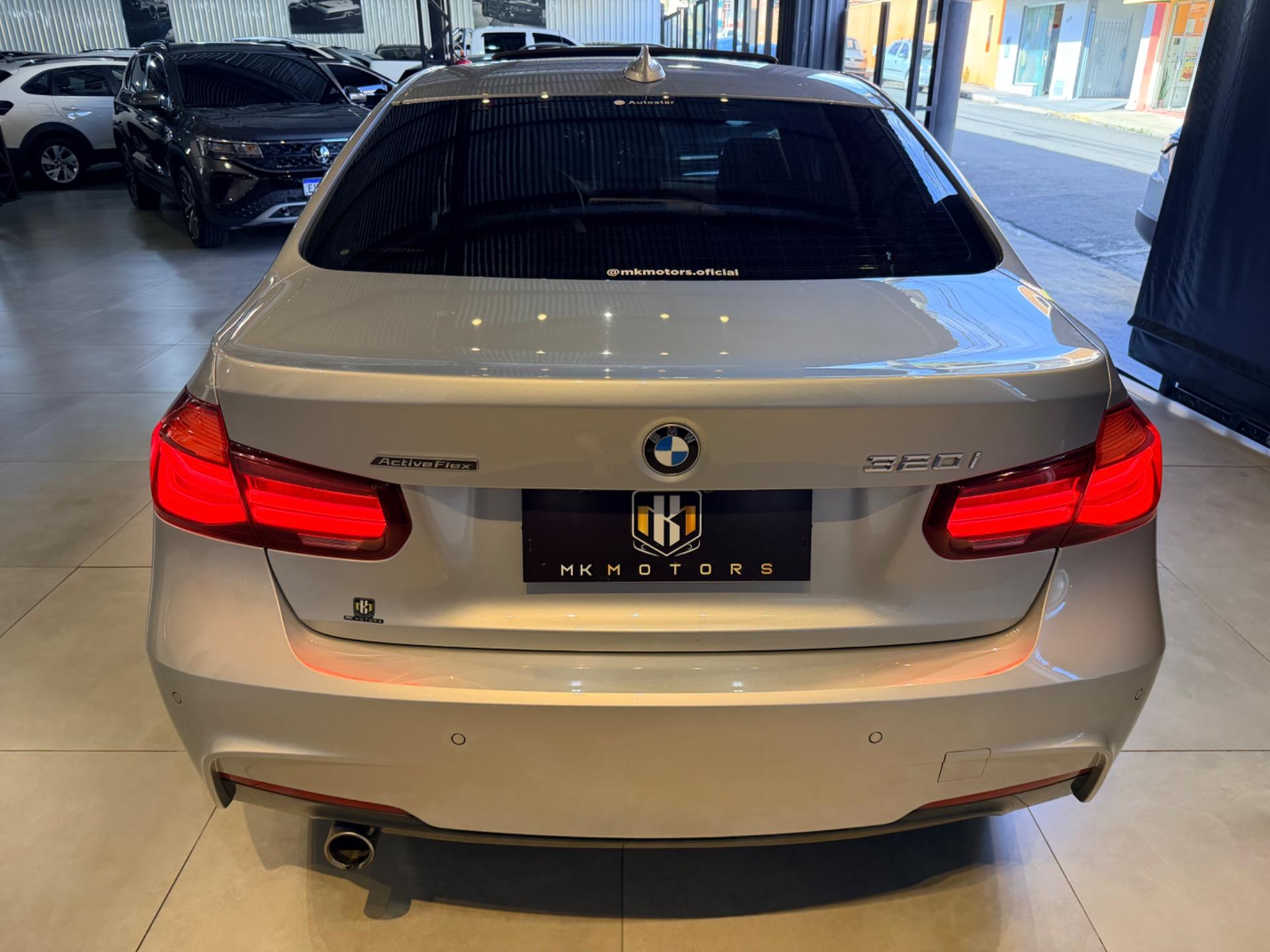 BMW 320I - Foto