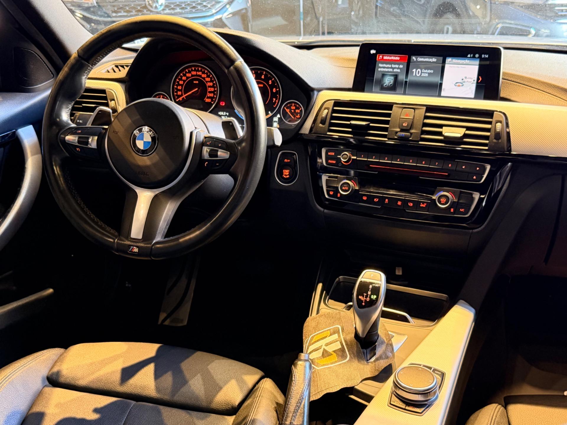 BMW 320I - Foto