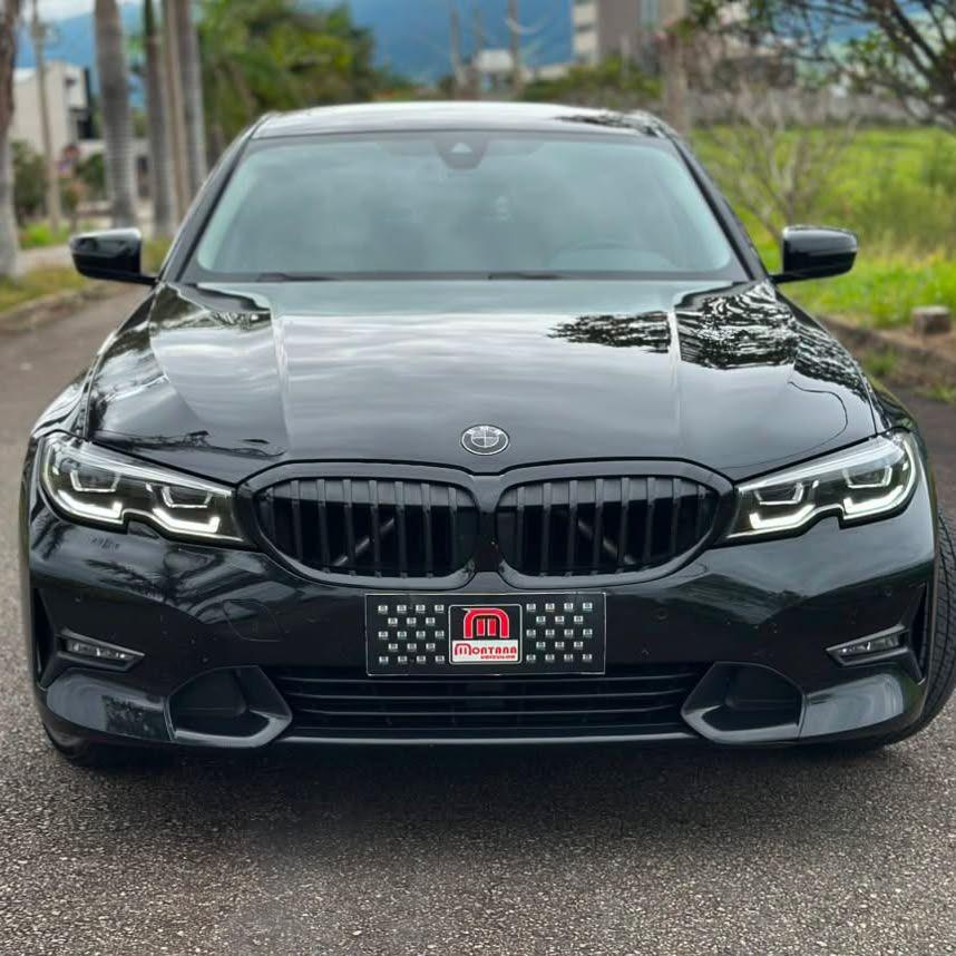 BMW 330I - Foto