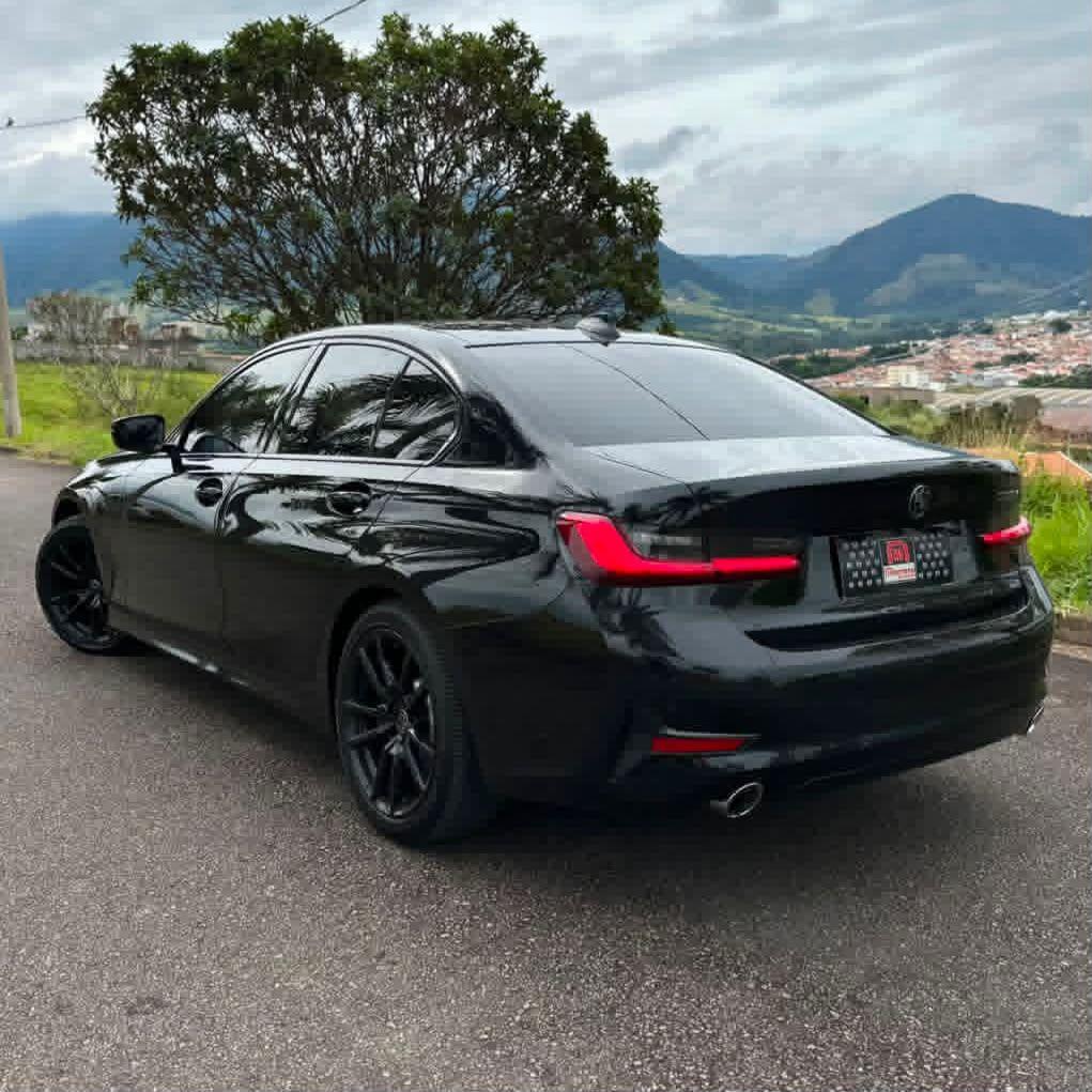 BMW 330I - Foto
