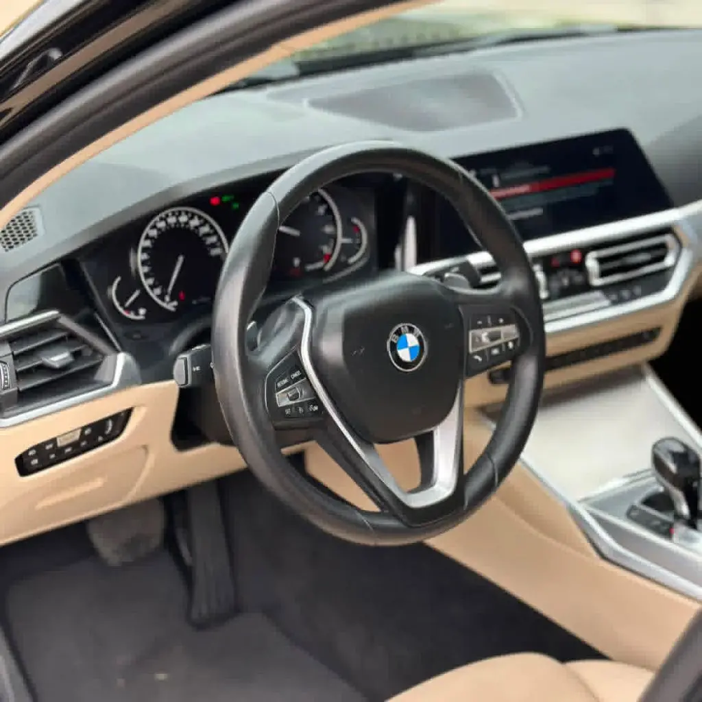 BMW 330I - Foto