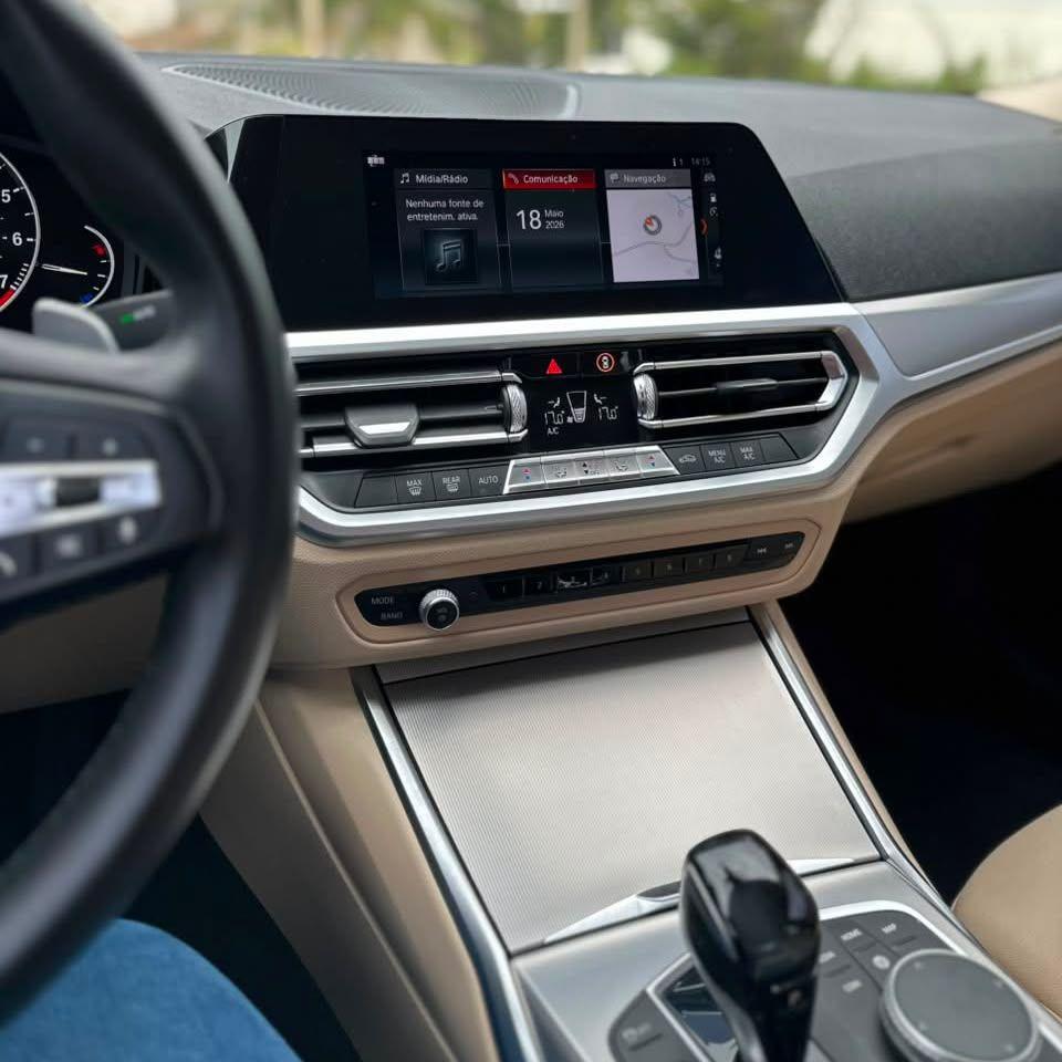BMW 330I - Foto