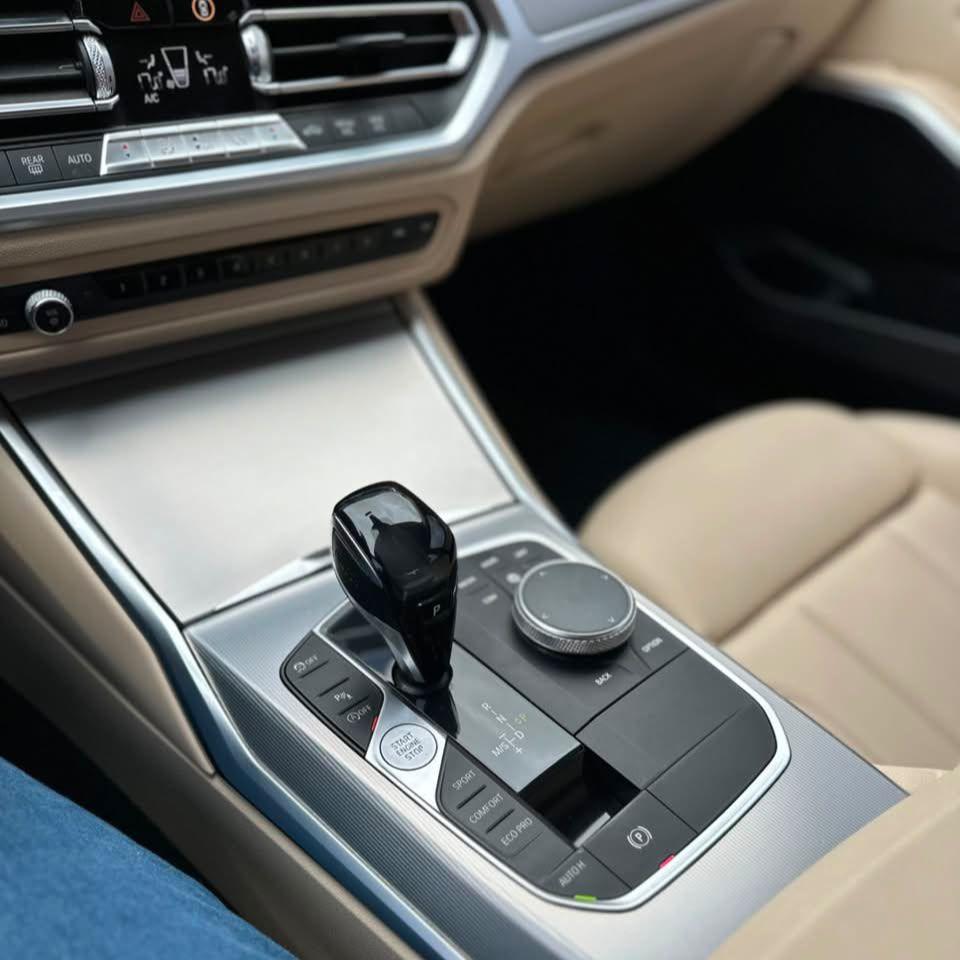 BMW 330I - Foto