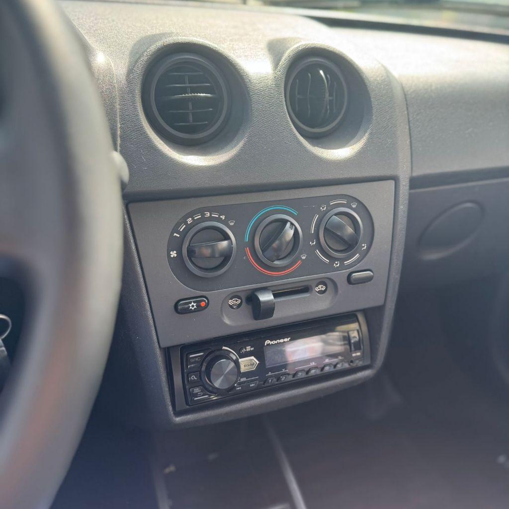 CHEVROLET Celta - Foto