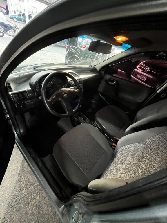 CHEVROLET Classic Sedan - Foto