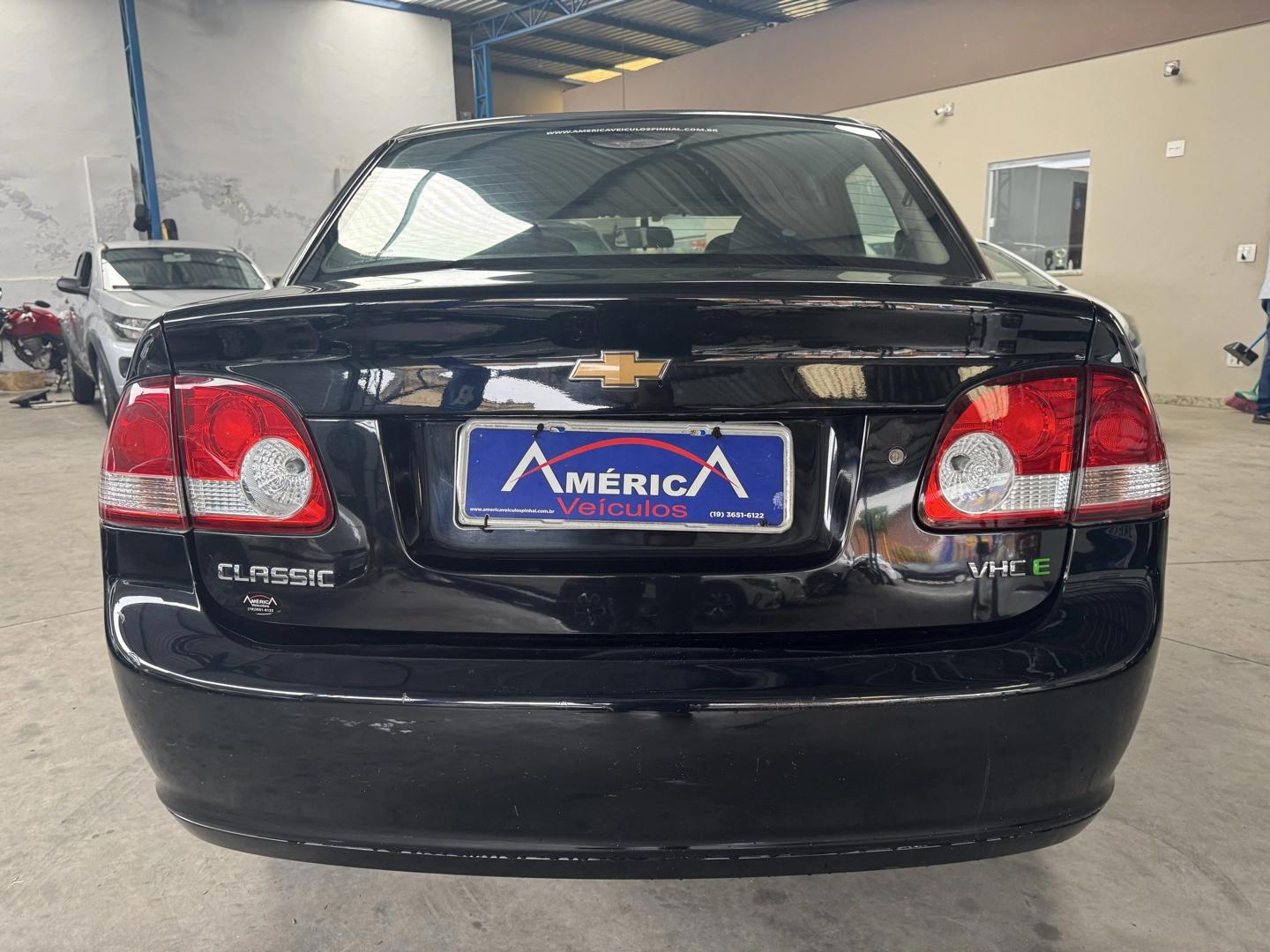 CHEVROLET Classic Sedan - Foto