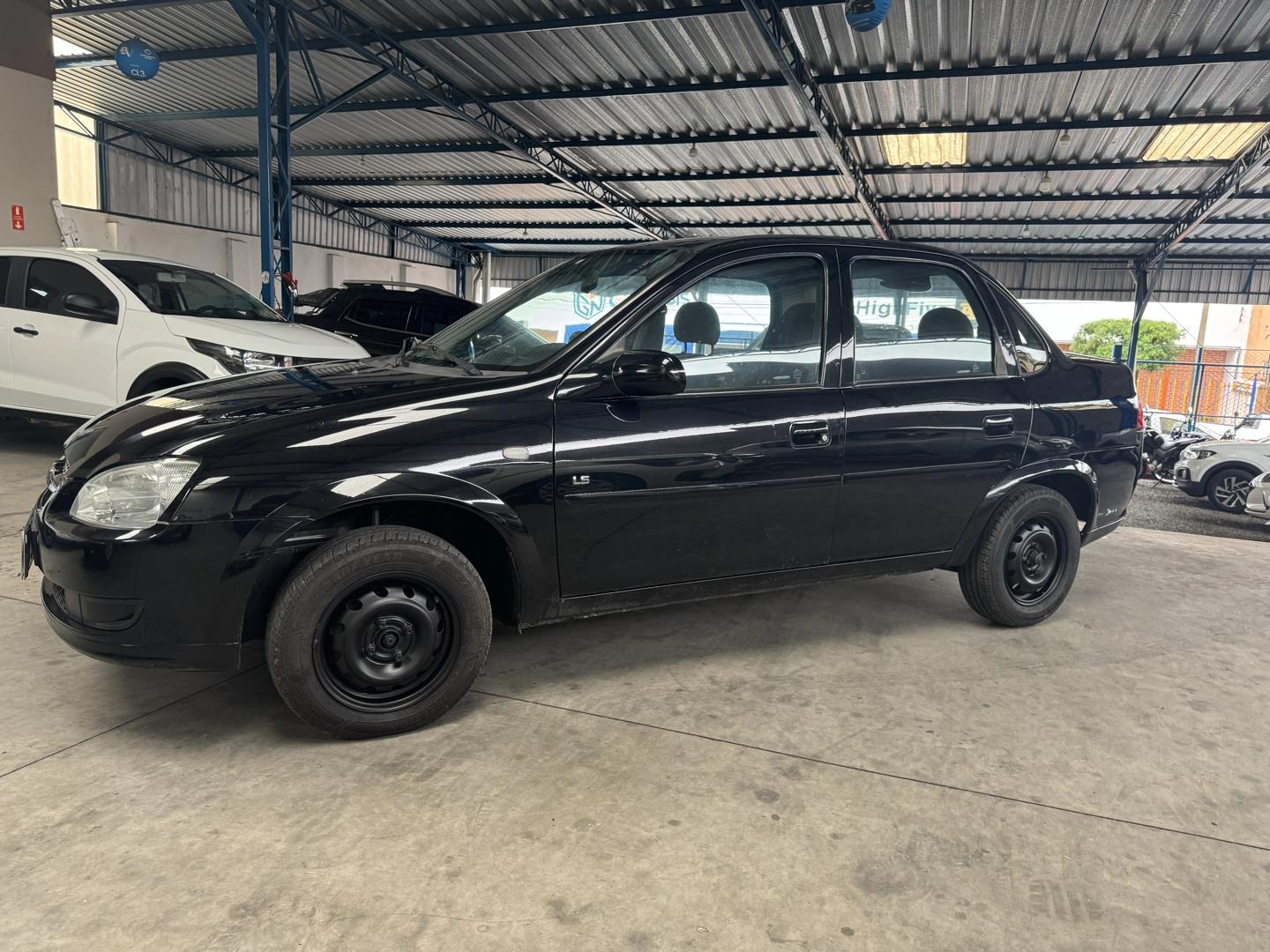 CHEVROLET Classic Sedan - Foto