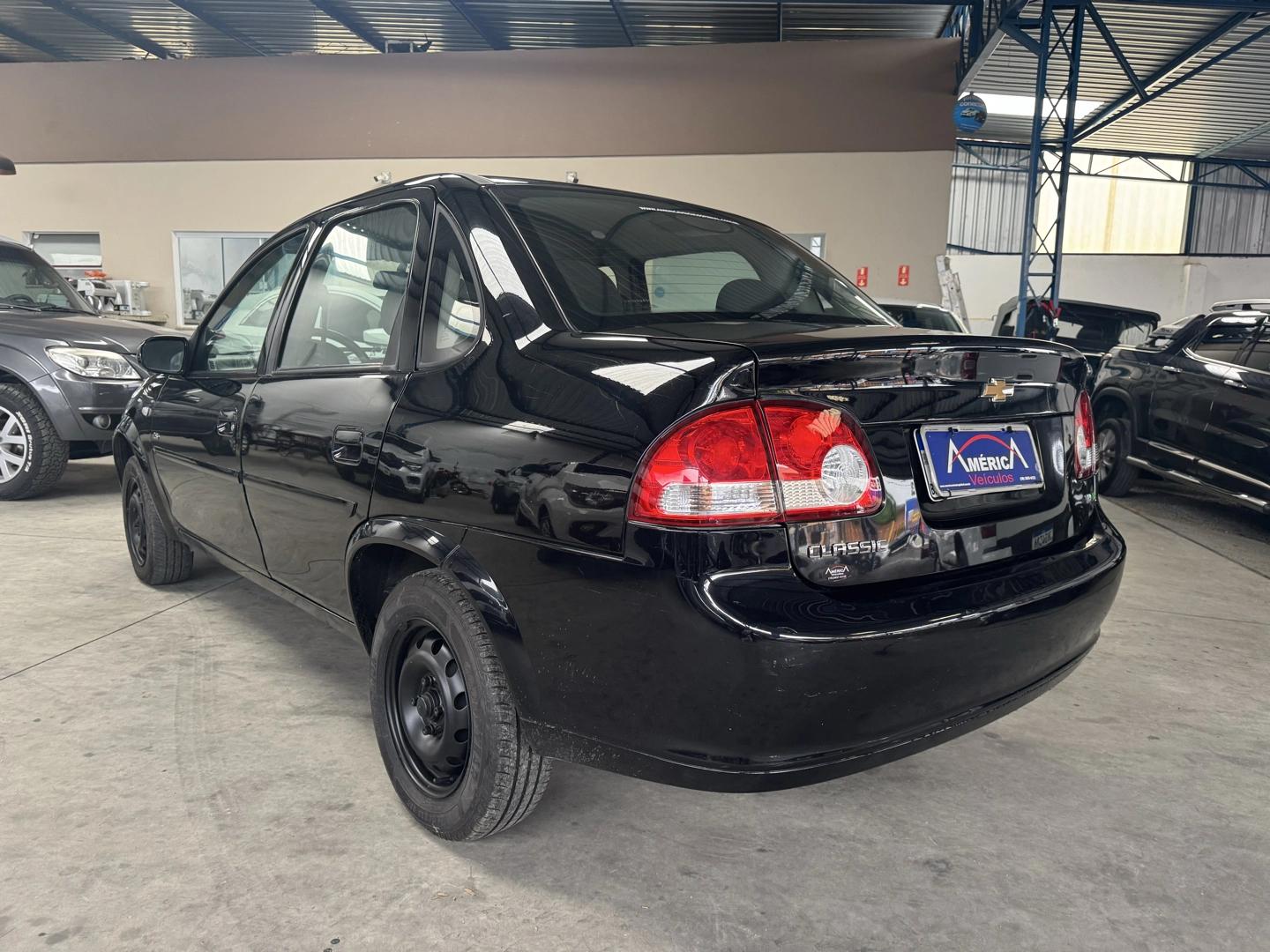 CHEVROLET Classic Sedan - Foto