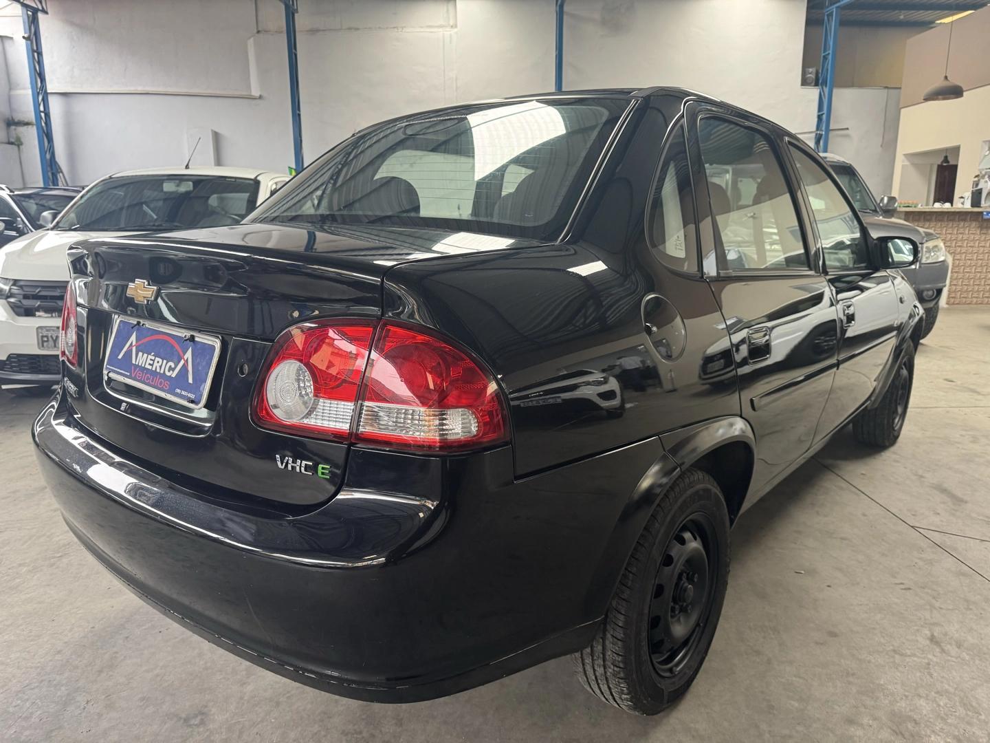 CHEVROLET Classic Sedan - Foto