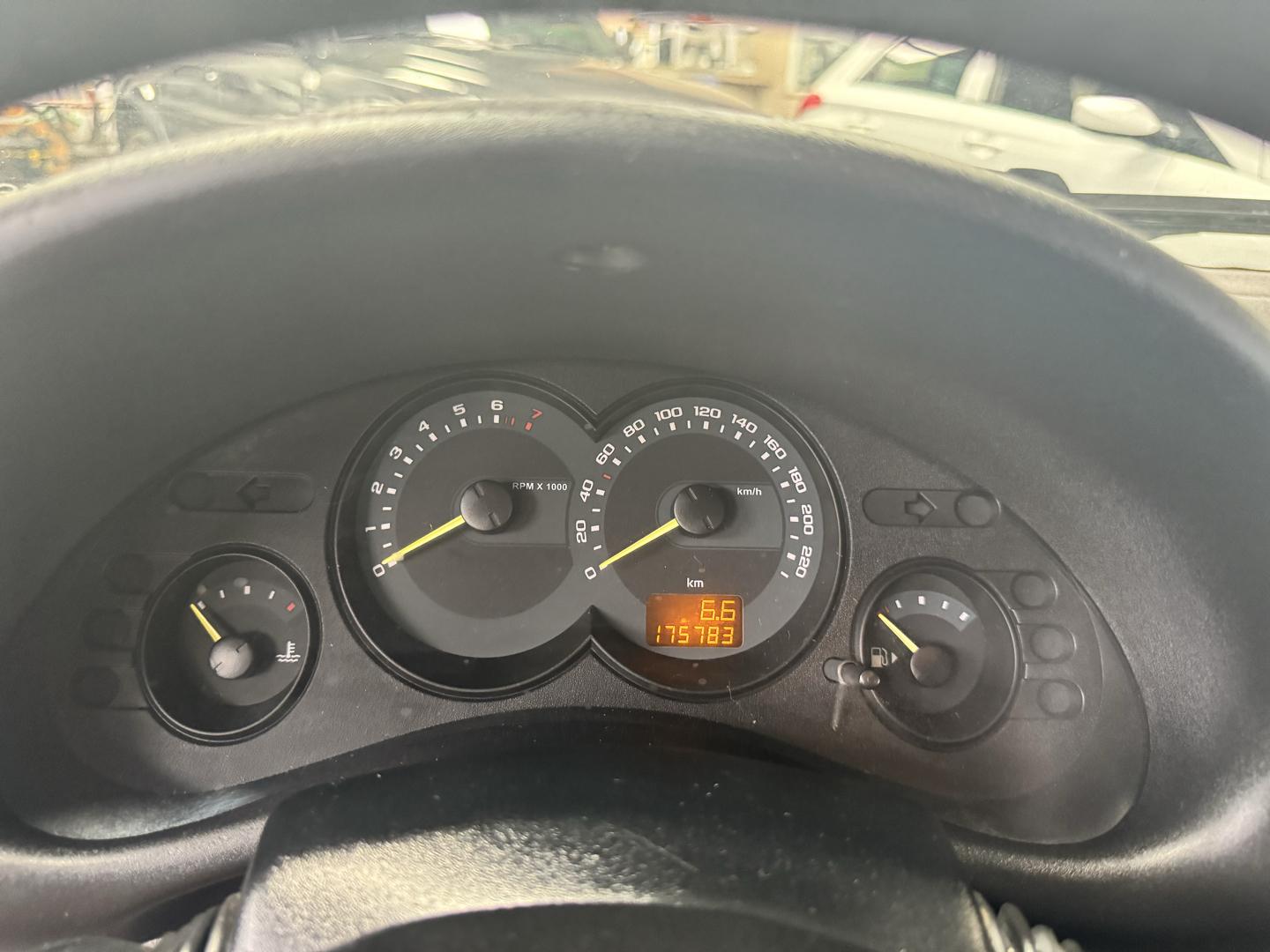 CHEVROLET Classic Sedan - Foto