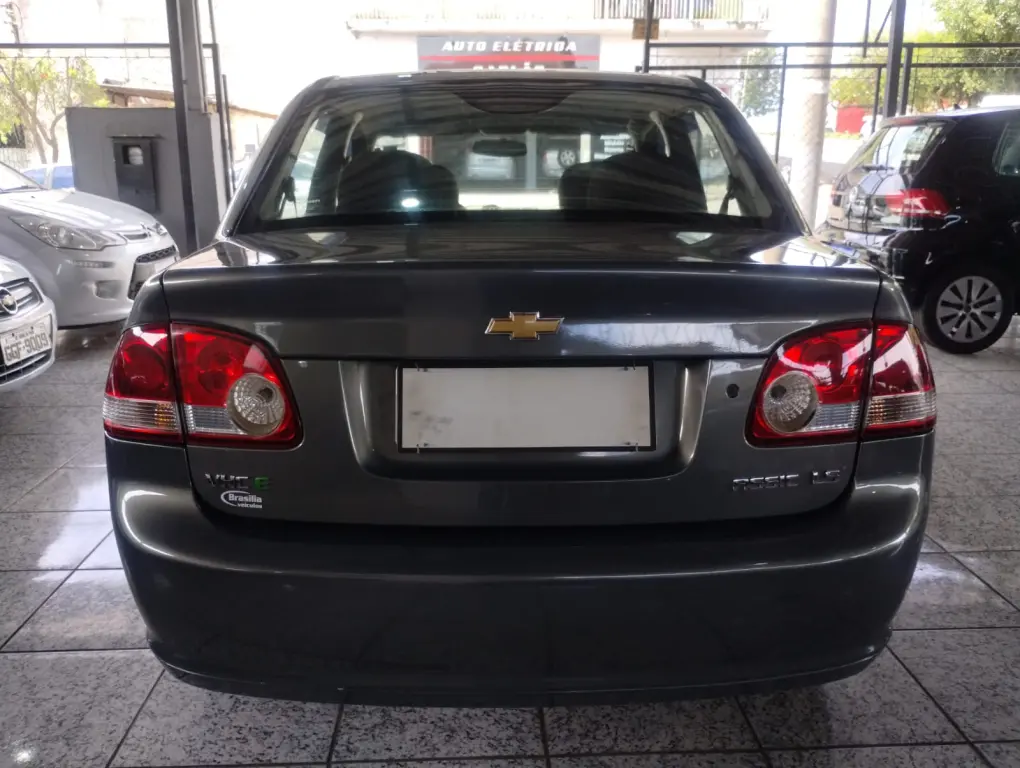 CHEVROLET Classic Sedan - Foto