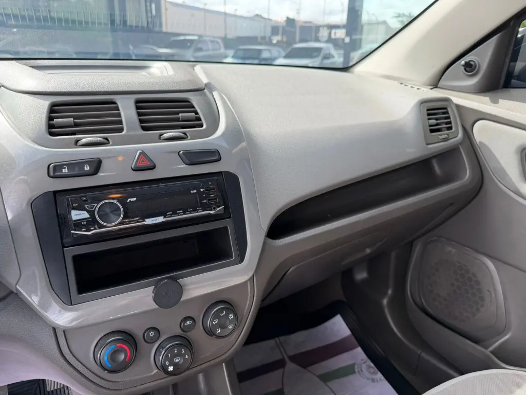 CHEVROLET Cobalt - Foto