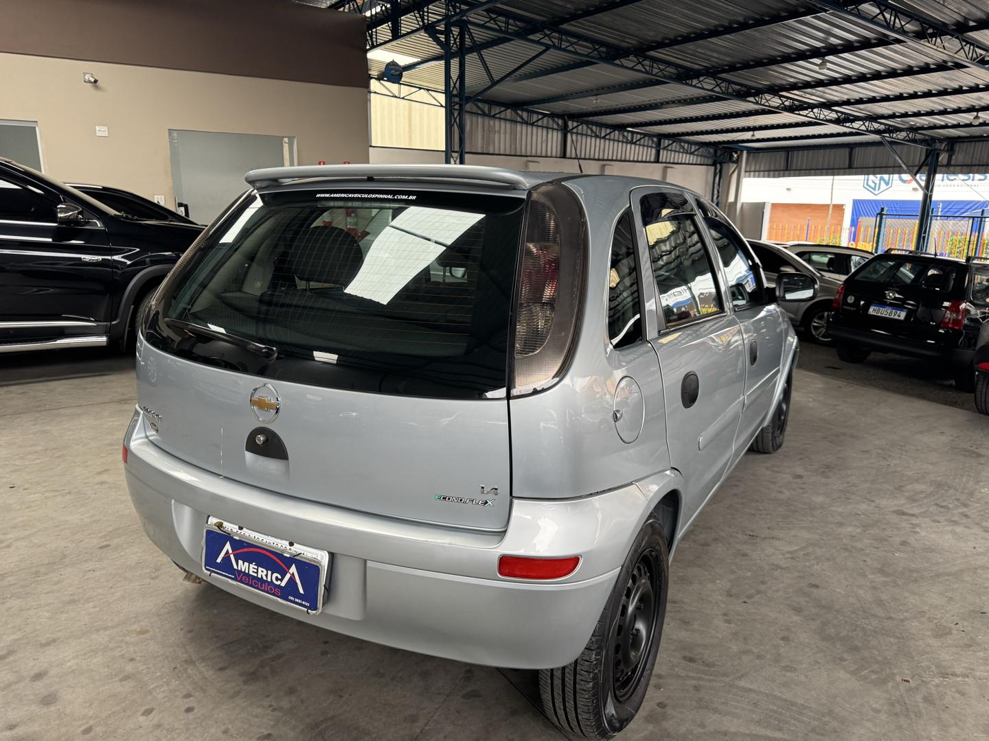CHEVROLET Corsa Hatch - Foto