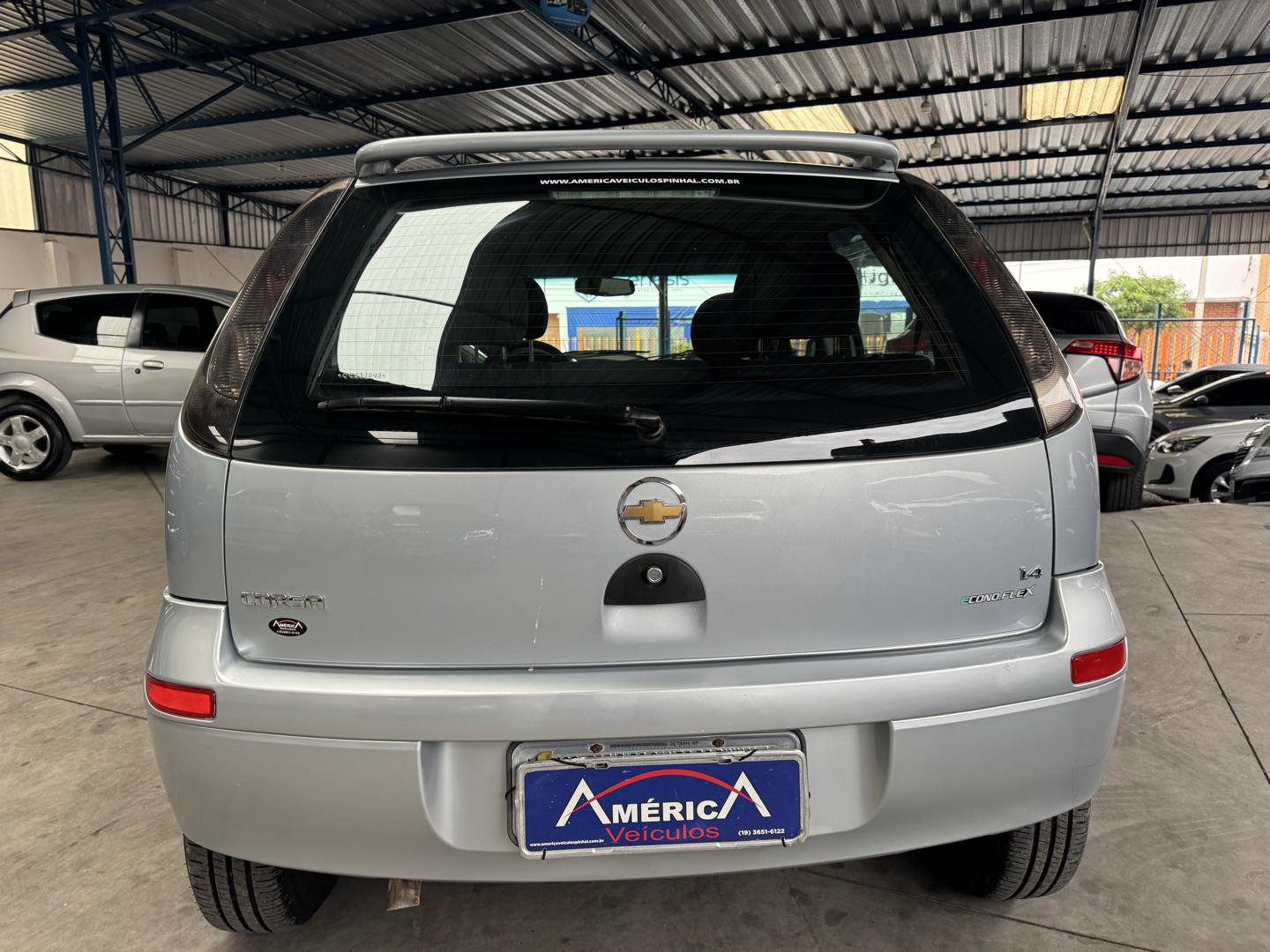 CHEVROLET Corsa Hatch - Foto