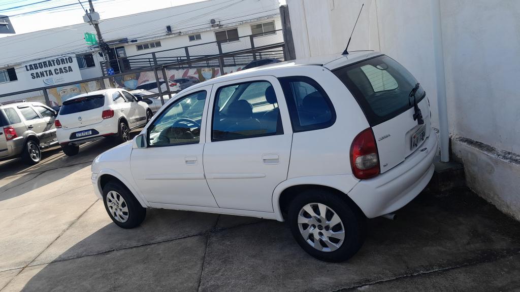 CHEVROLET Corsa Hatch - Foto