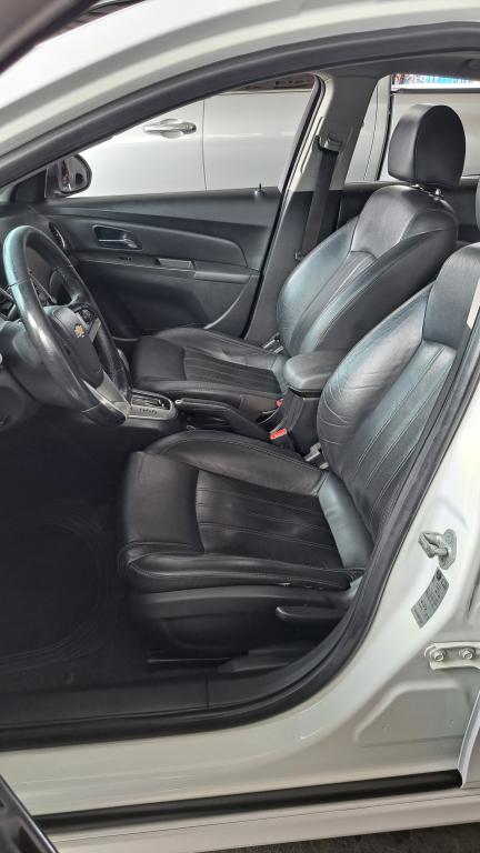 CHEVROLET Cruze Hatch - Foto