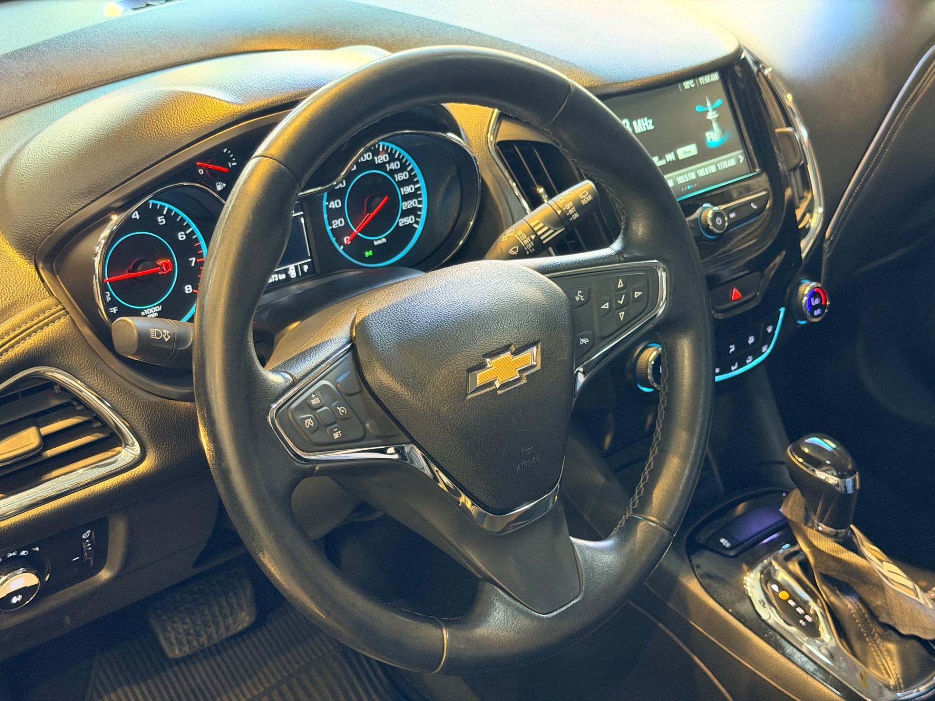 CHEVROLET Cruze Hatch - Foto