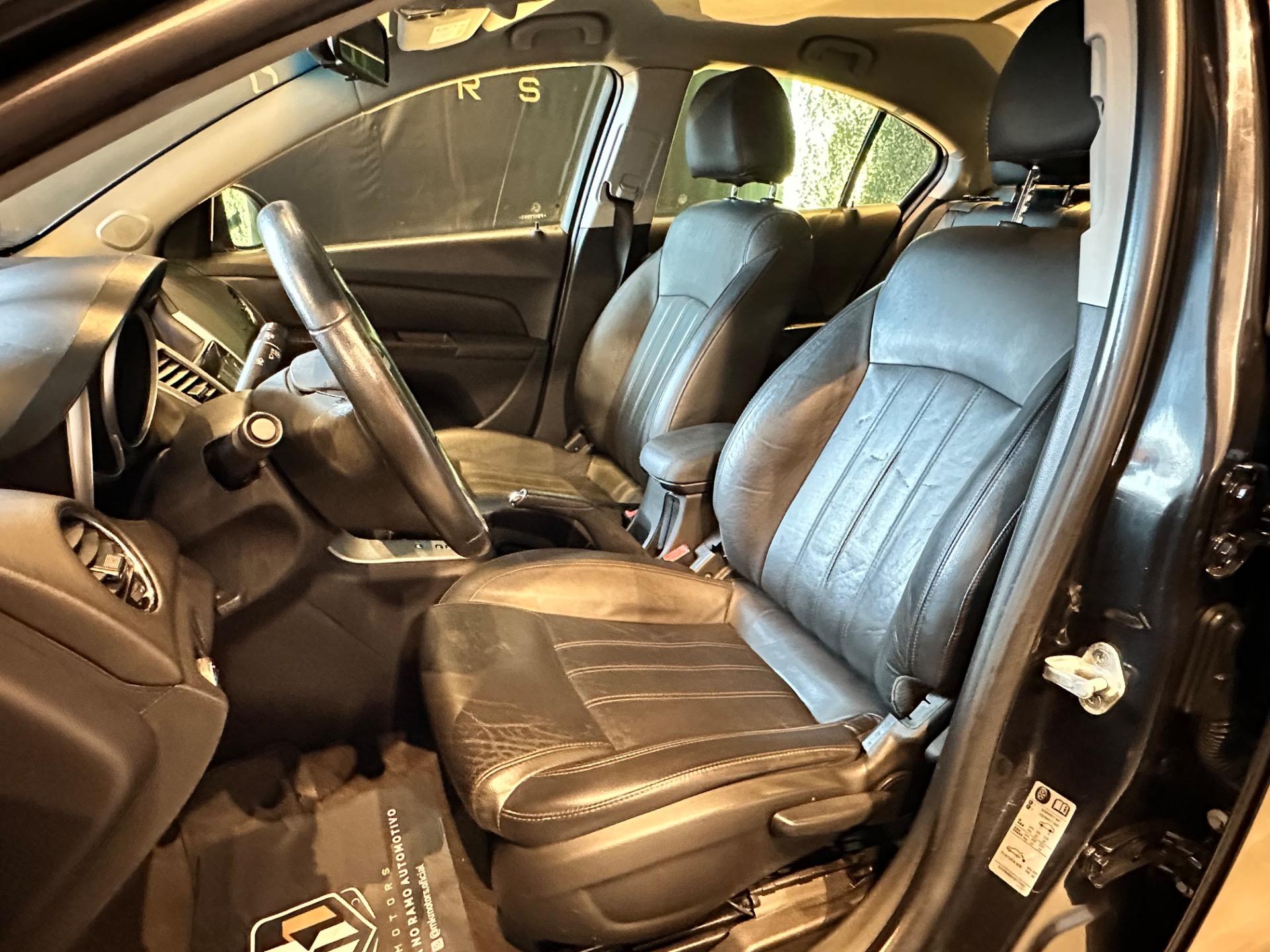 CHEVROLET Cruze Sedan - Foto