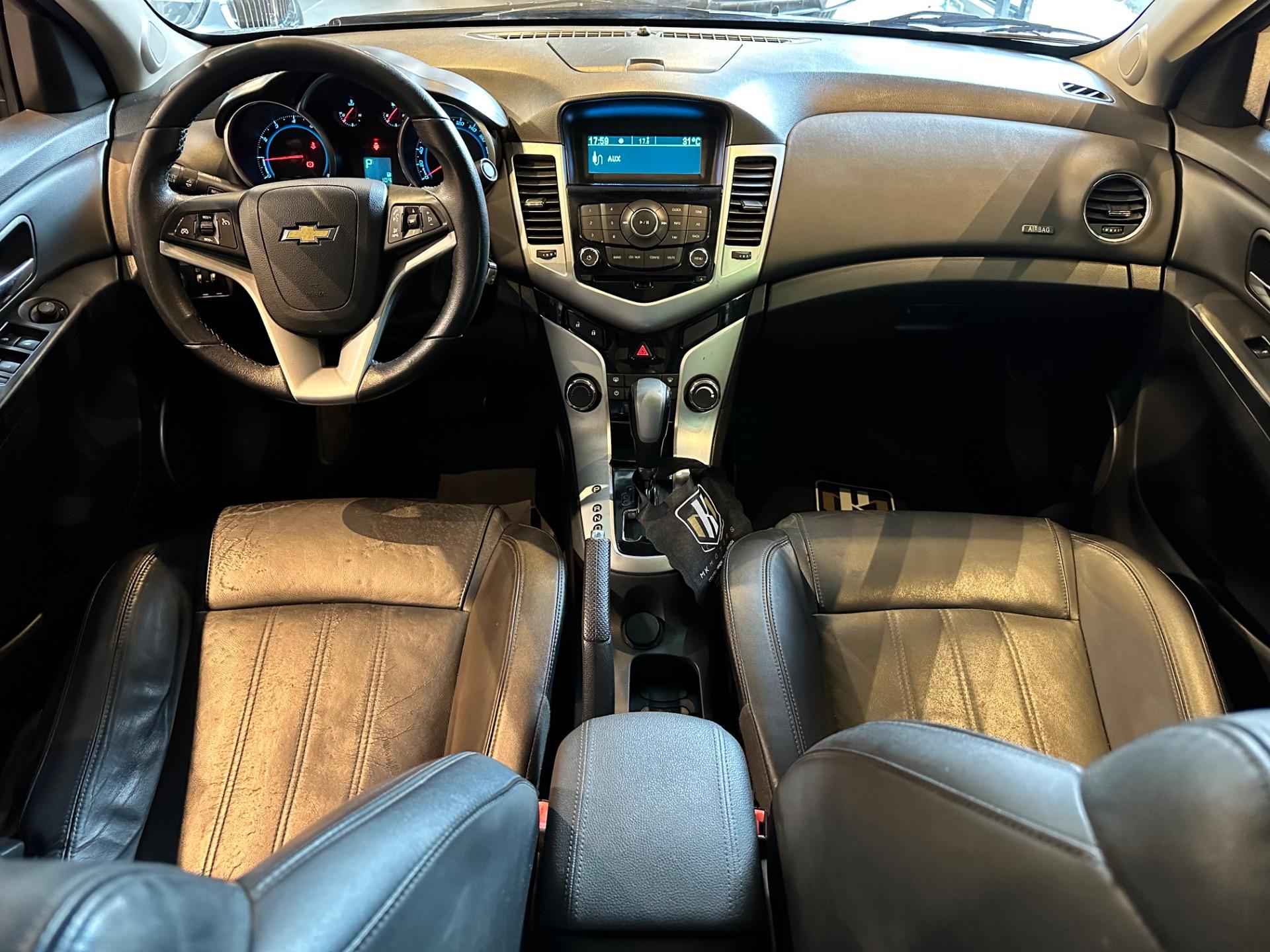 CHEVROLET Cruze Sedan - Foto