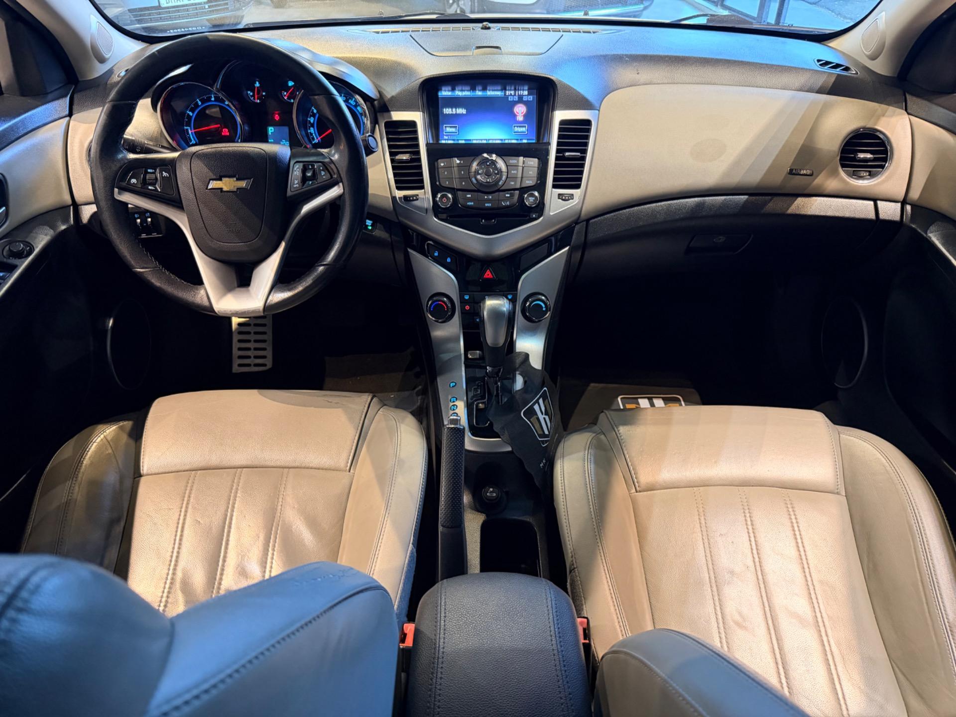 CHEVROLET Cruze Sedan - Foto