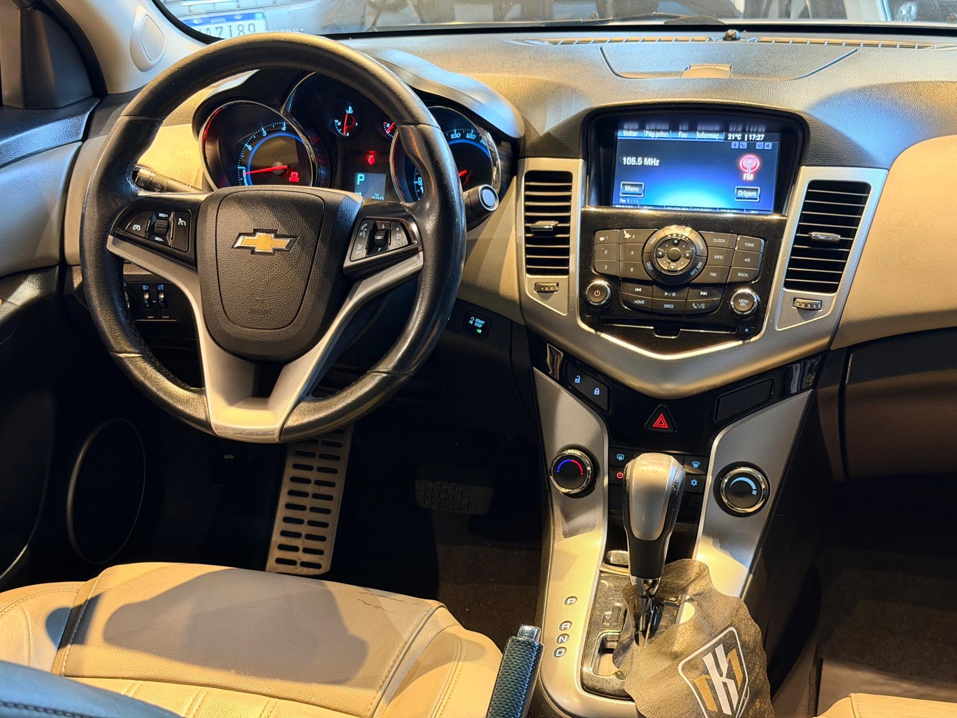 CHEVROLET Cruze Sedan - Foto
