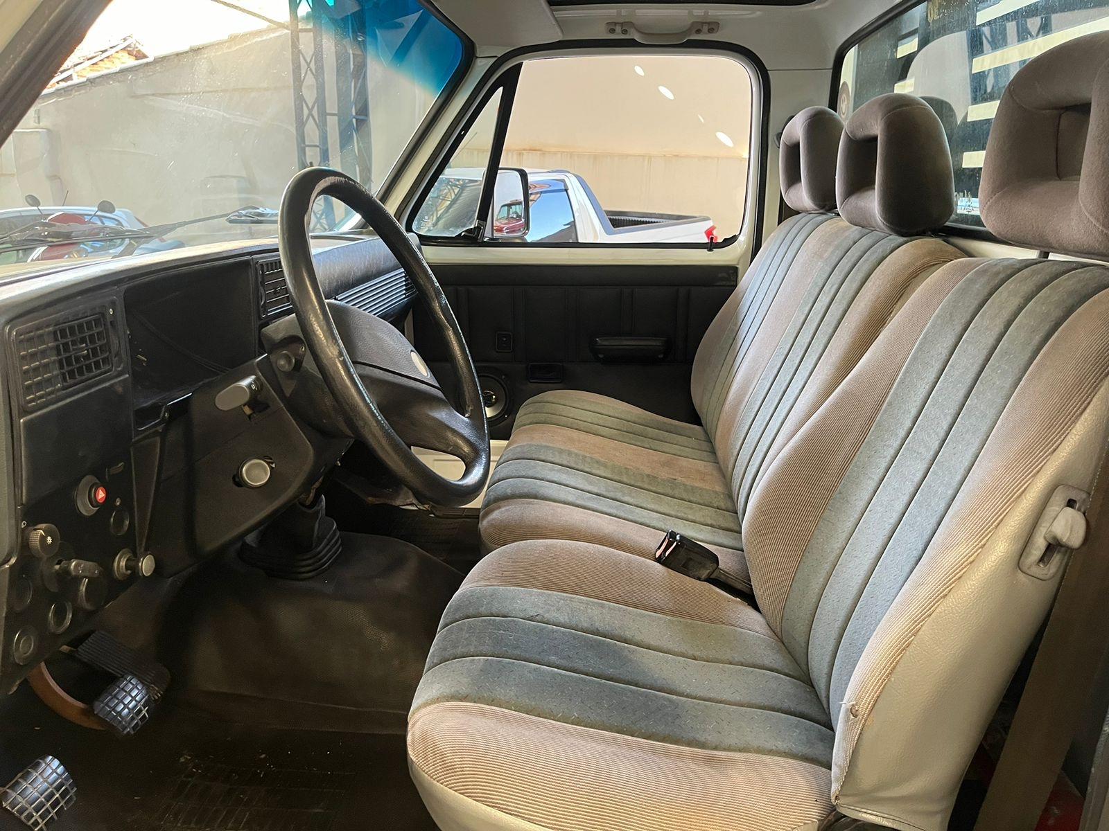 CHEVROLET D20 - Foto