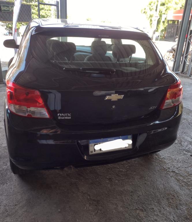 CHEVROLET Onix Hatch - Foto