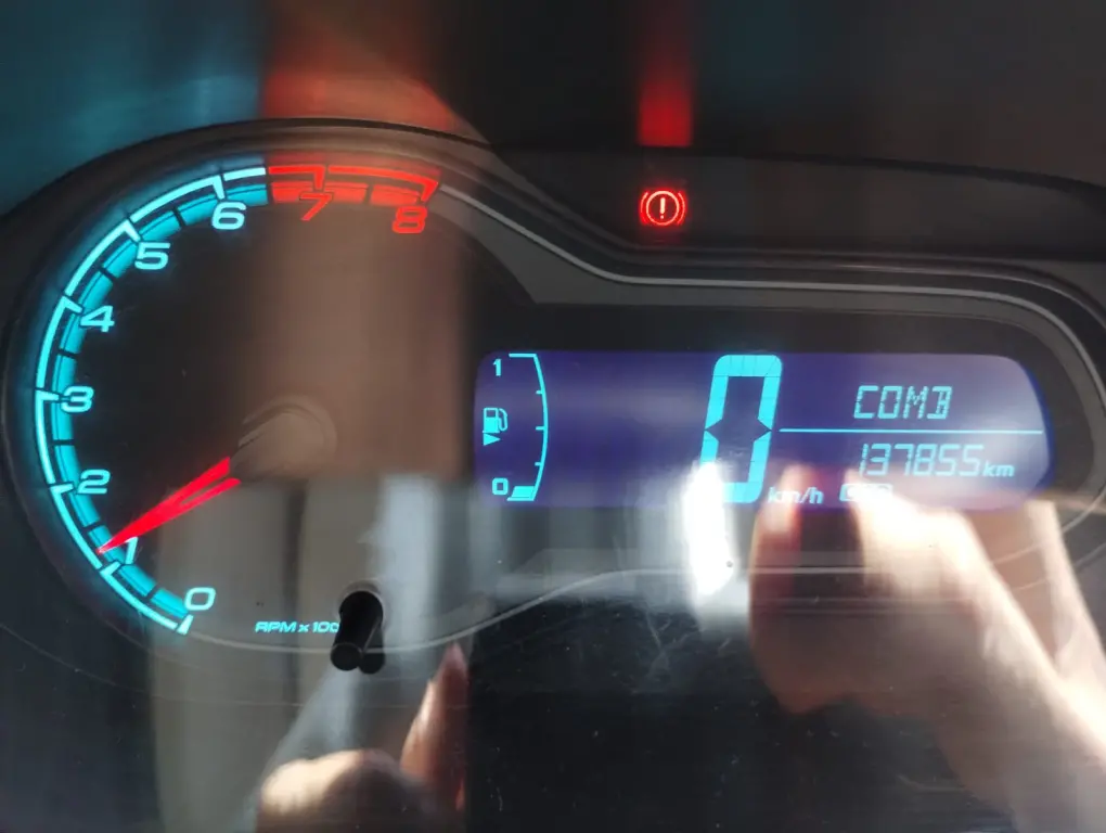 CHEVROLET Onix Hatch - Foto