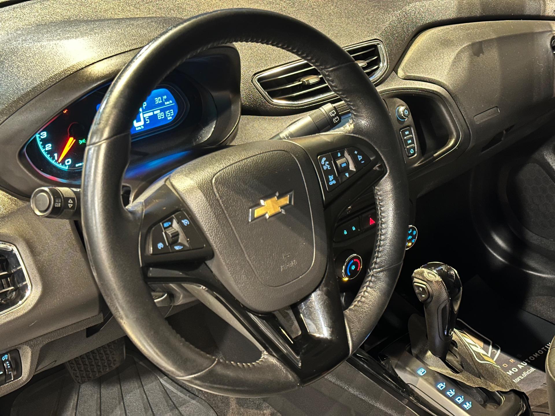 CHEVROLET Onix Hatch - Foto